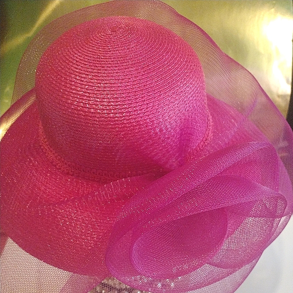 FINE MILLINARY NEW PINK STRAW/NET VEILED  BOW HAT